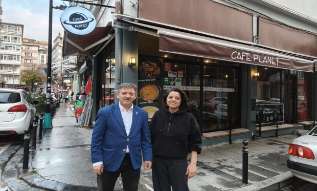 Beşiktaş'ta En Güzel Ev Mantısı Cafe Planet'te yenir. 